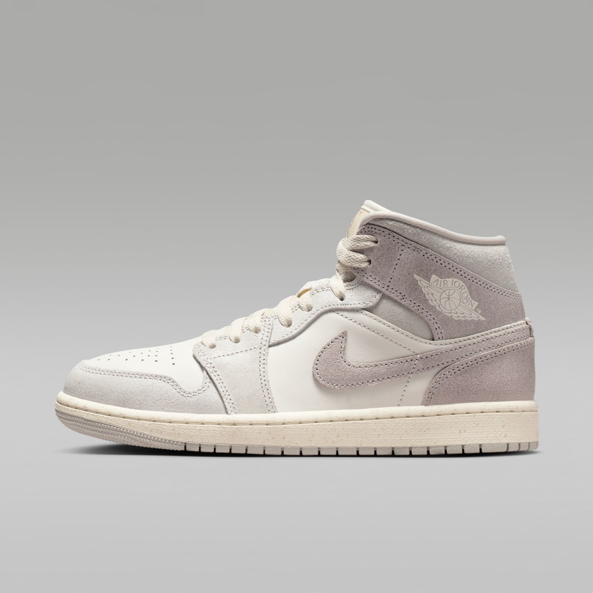 Jordan 1 Mid Top Shoes. Nike JP